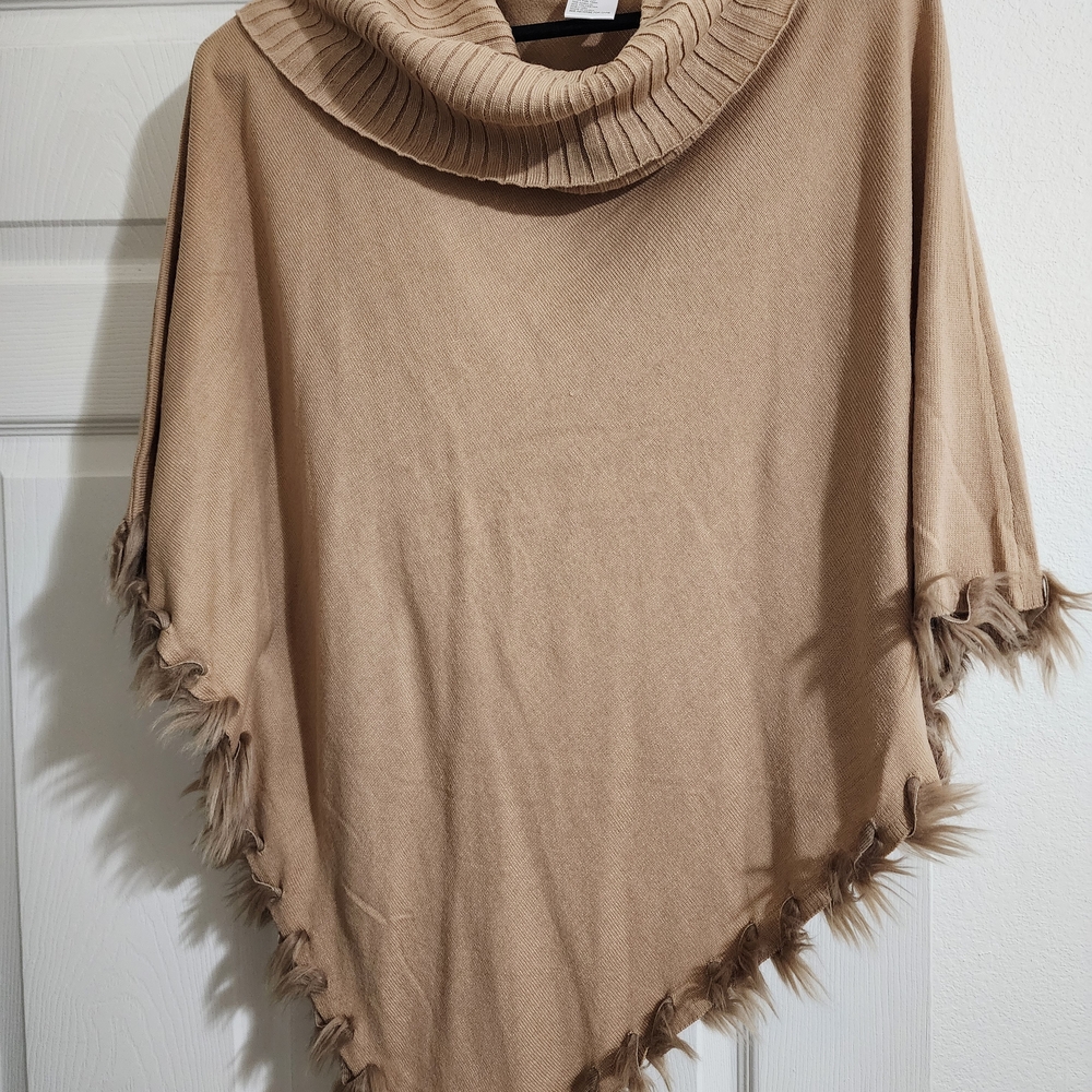 K Jordan Poncho Size L Tan with Fringe Details NWOT